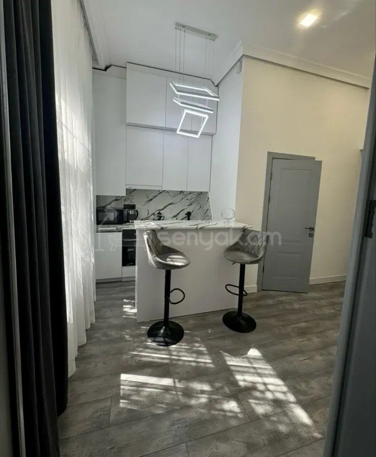 1 Սենյականոց Բնակարան Քարե Շենքում, 30քմ, 3/4 հարկ, Կապիտալ Վերանորոգված