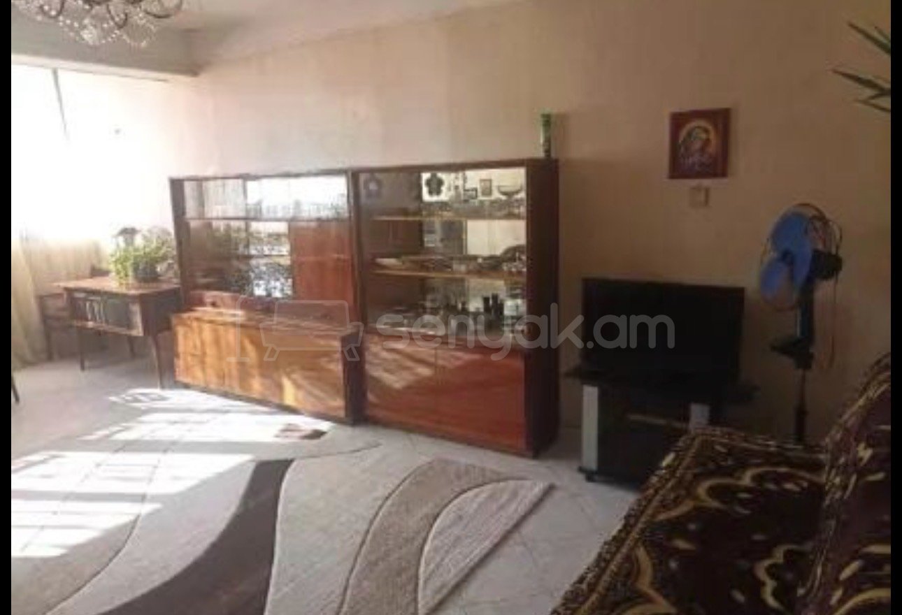 3 Սենյականոց Բնակարան Քարե Շենքում, 76քմ, 4/5 հարկ, Կապիտալ Վերանորոգված