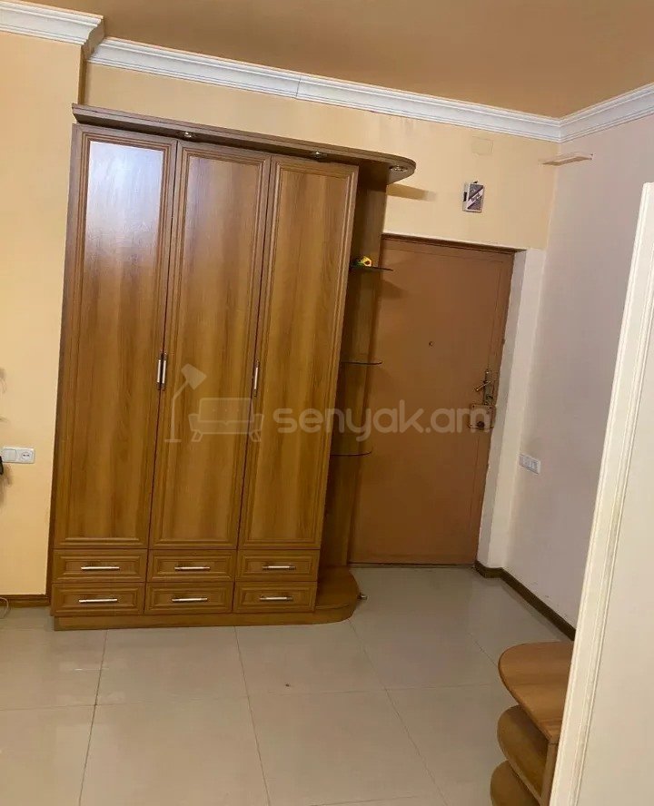 3 Սենյականոց Բնակարան Քարե Շենքում, 90քմ, 4/6 հարկ, Կապիտալ Վերանորոգված