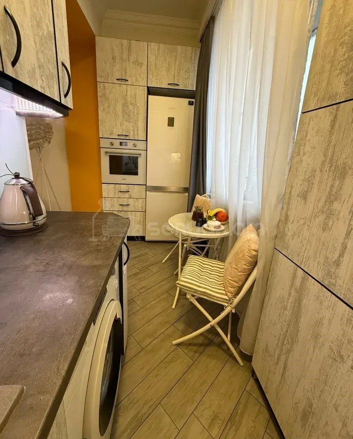 2 Սենյականոց Բնակարան Քարե Շենքում, 47քմ, 3/4 հարկ, Կապիտալ Վերանորոգված