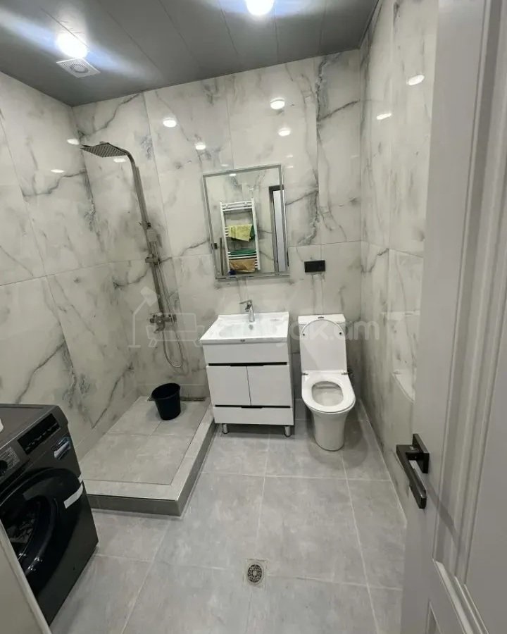 2 Սենյականոց Բնակարան Քարե Շենքում, 47քմ, 8/9 հարկ, Դիզայներական Վերանորոգված, Կահավորված