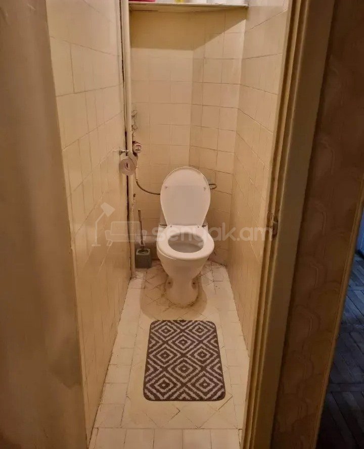 3 Սենյականոց Բնակարան Քարե Շենքում, 77քմ, 1/5 հարկ, Պետական Վիճակում