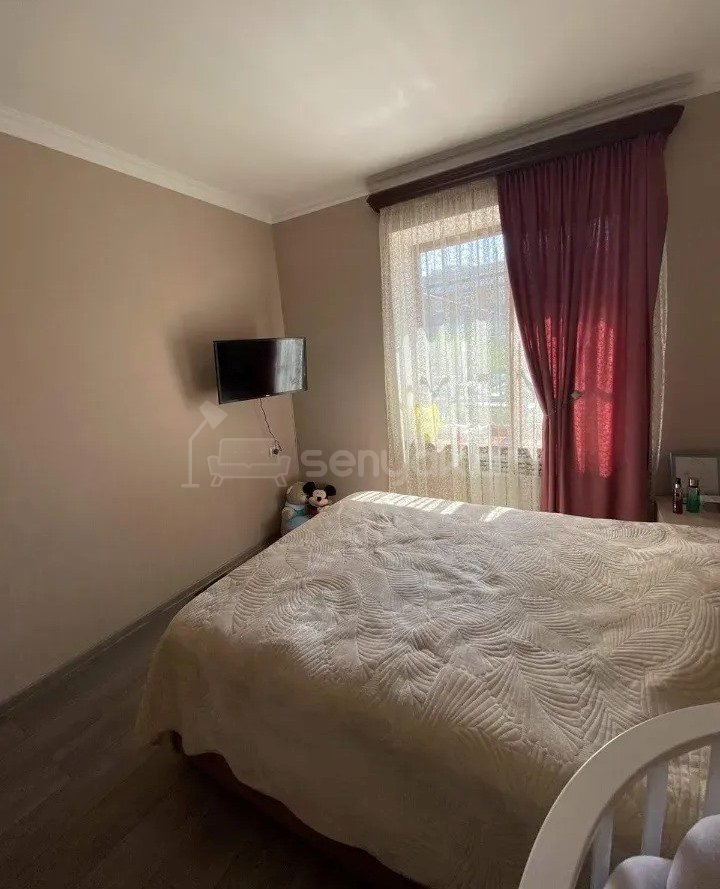 3 Սենյականոց Բնակարան Քարե Շենքում, 77քմ, 1/5 հարկ, Պետական Վիճակում