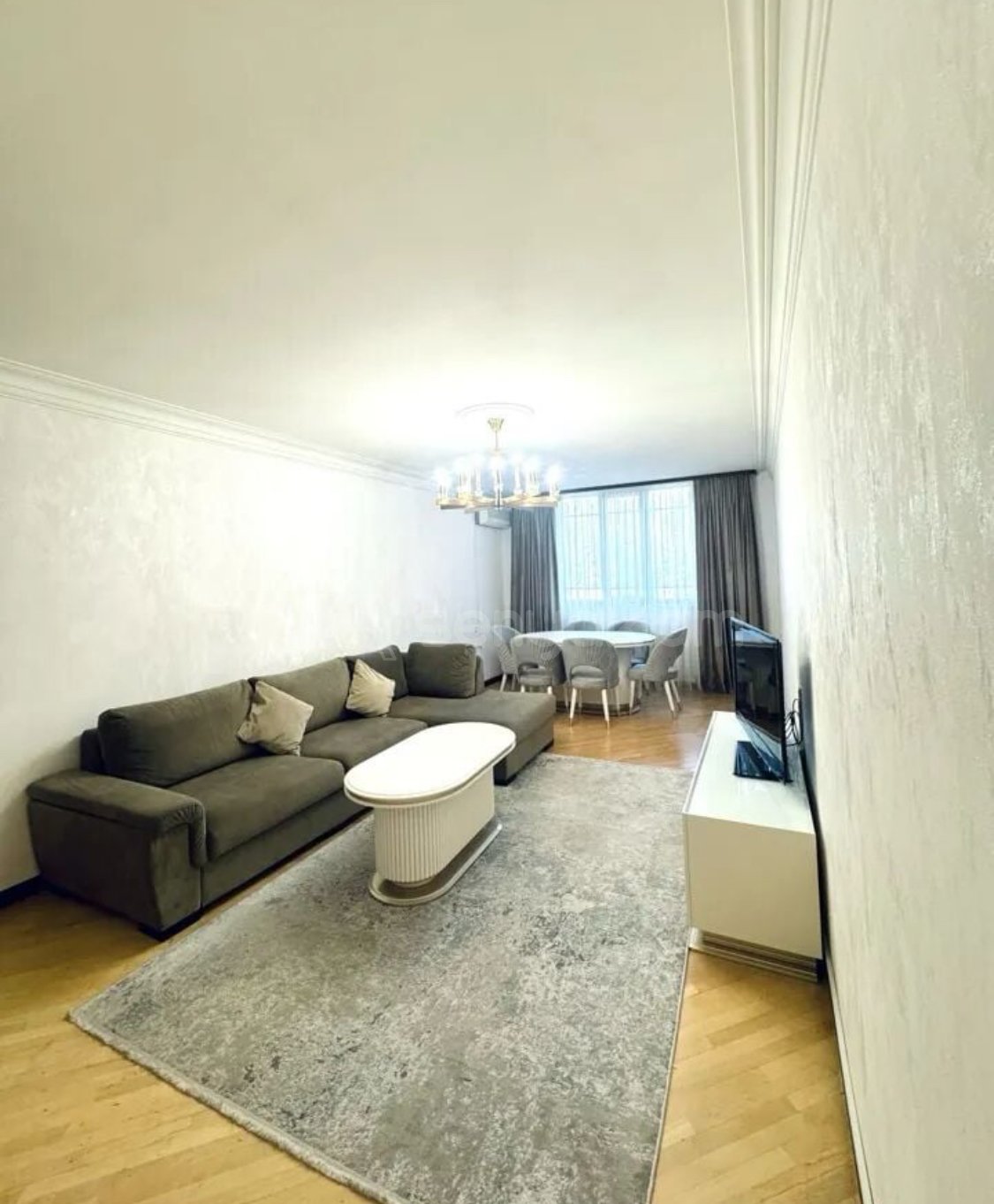 4 Սենյականոց Բնակարան Քարե Շենքում, 105քմ, 2/5 հարկ, Կապիտալ Վերանորոգված