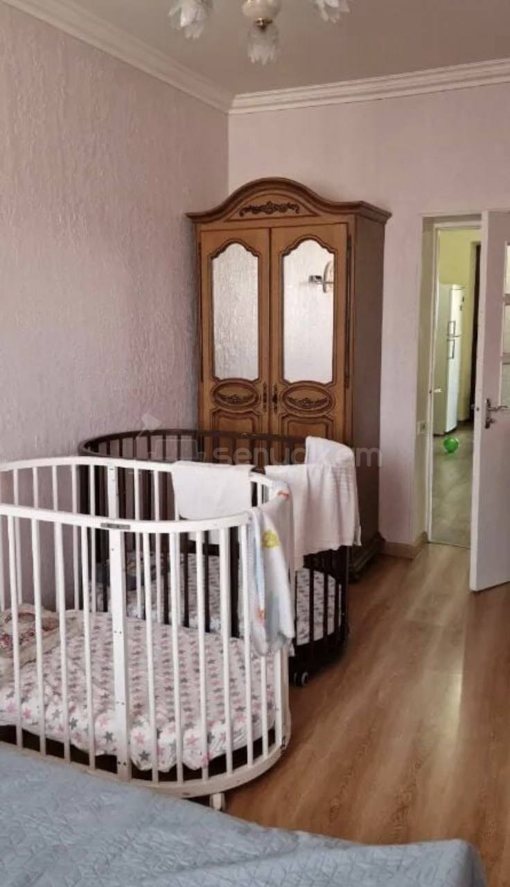 3 Սենյականոց Բնակարան Քարե Շենքում, 80քմ, 4/4 հարկ, Կապիտալ Վերանորոգված