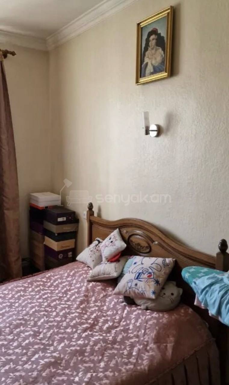 3 Սենյականոց Բնակարան Քարե Շենքում, 80քմ, 4/4 հարկ, Կապիտալ Վերանորոգված