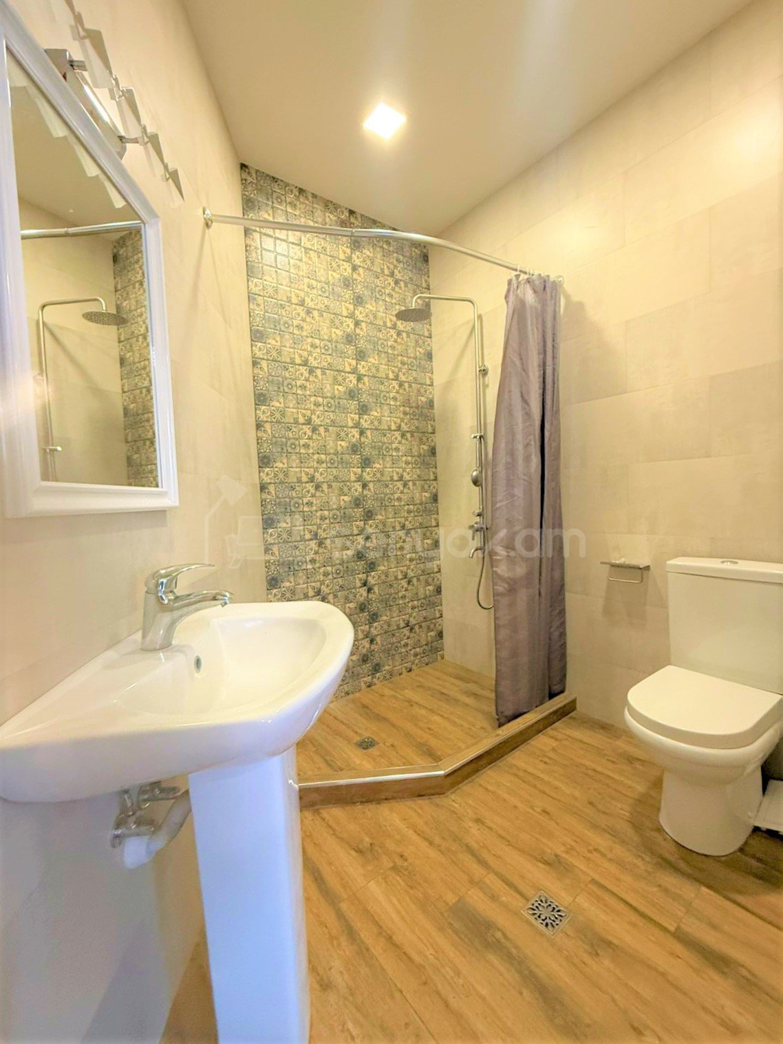 3 Սենյականոց Բնակարան Նորակառույցում, 120քմ, 8/11 հարկ, Կապիտալ Վերանորոգված, Մասամբ Կահավորված, Արևկող