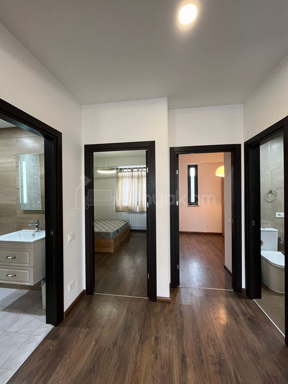 3 Սենյականոց Բնակարան Նորակառույցում, 67քմ, 1/2 հարկ, Կապիտալ Վերանորոգված