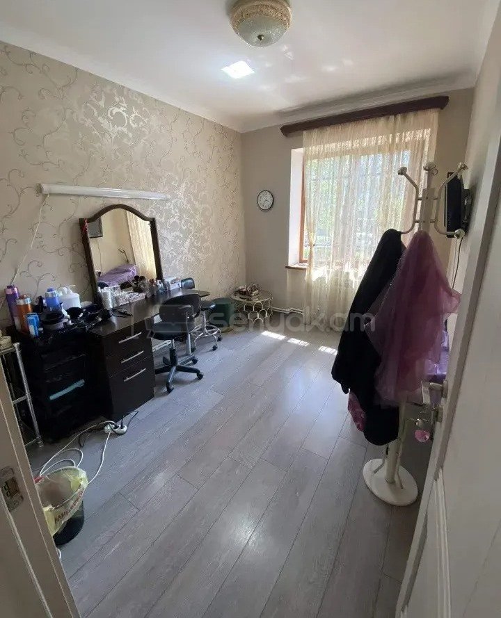 3 Սենյականոց Բնակարան Քարե Շենքում, 77քմ, 1/5 հարկ, Նորմալ Վիճակում