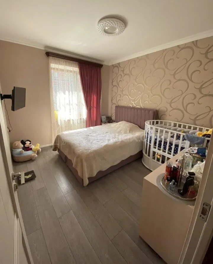 3 Սենյականոց Բնակարան Քարե Շենքում, 77քմ, 1/5 հարկ, Նորմալ Վիճակում