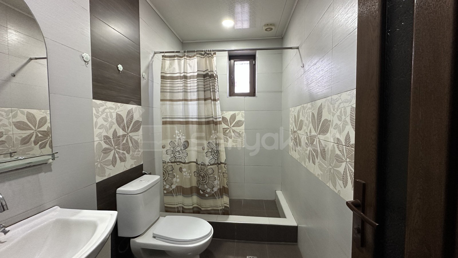 8 Սենյականոց Շքեղ Առանձնատուն, 300քմ, Ավտոտնակով