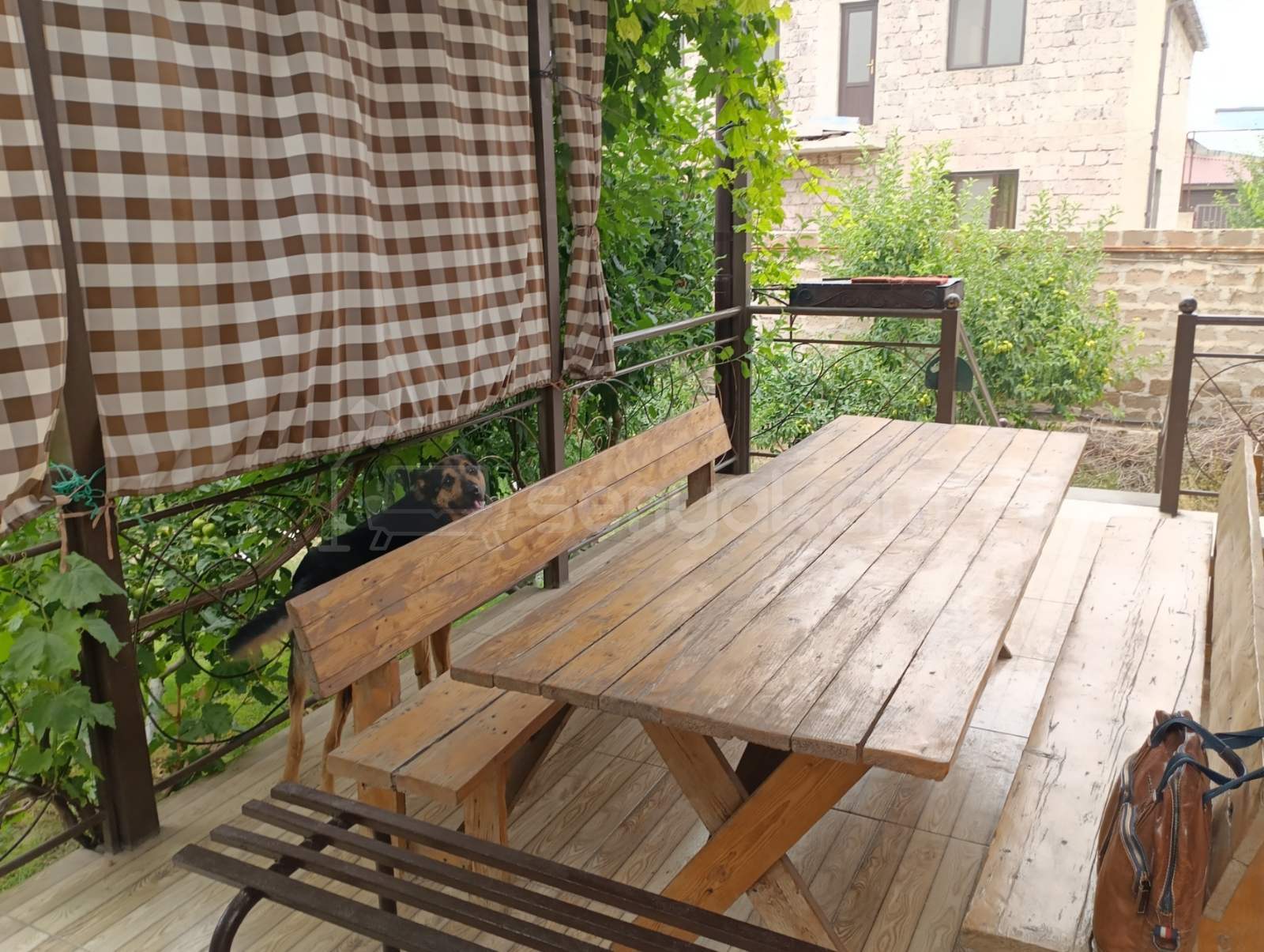 8 Սենյականոց Շքեղ Առանձնատուն, 300քմ, Ավտոտնակով