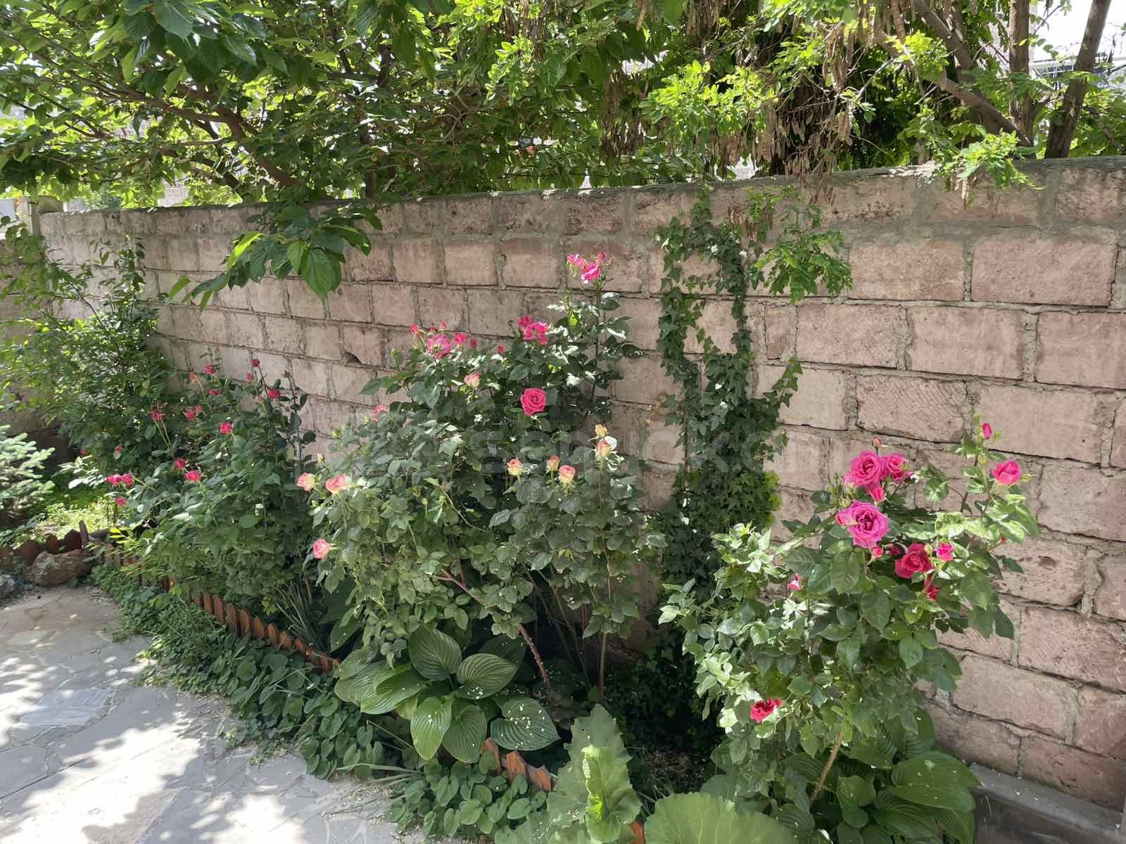 8 Սենյականոց Շքեղ Առանձնատուն, 300քմ, Ավտոտնակով