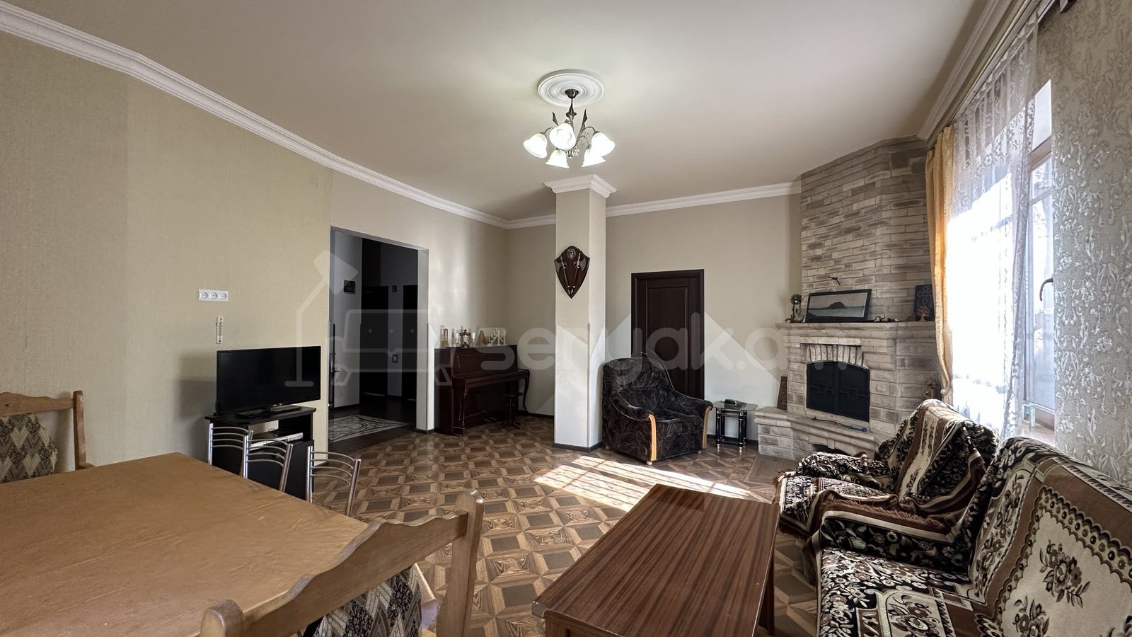 8 Սենյականոց Շքեղ Առանձնատուն, 300քմ, Ավտոտնակով