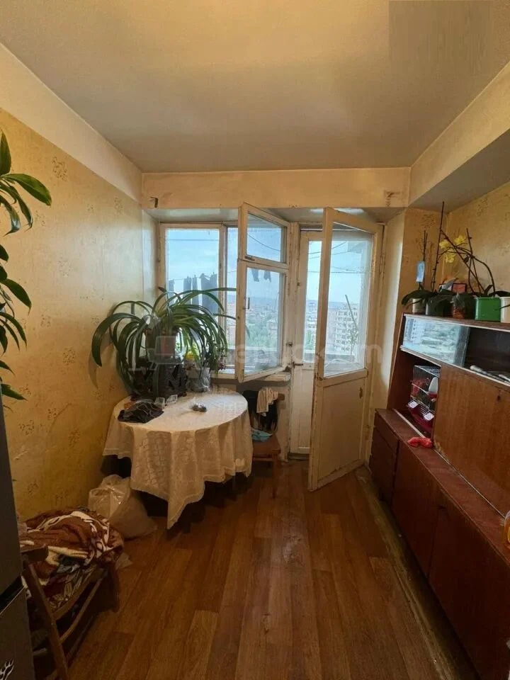 1 Սենյականոց Բնակարան, 41քմ, 9/9 հարկ, Պետական Վիճակում