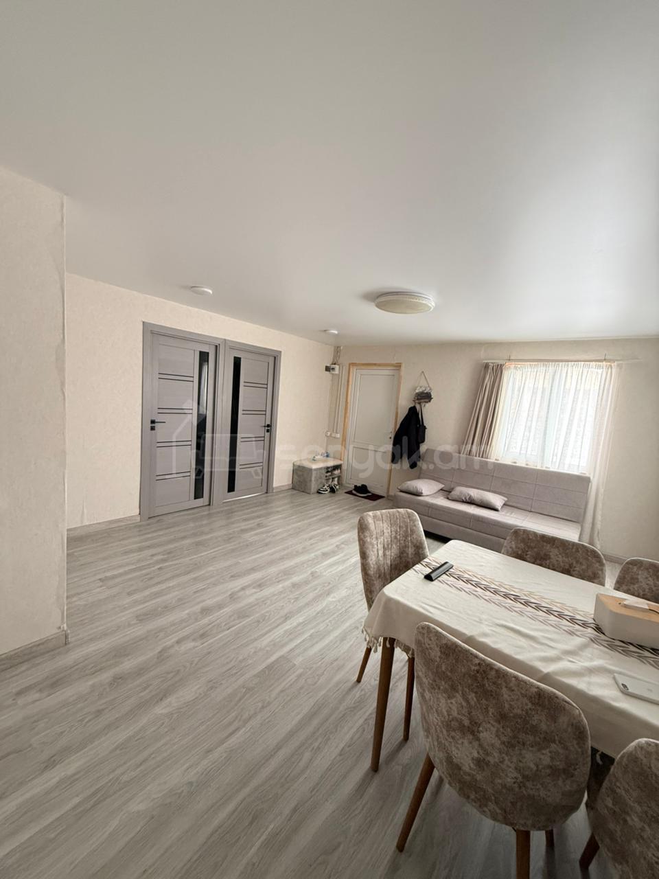 3 Սենյականոց Սեփական Տուն, 50քմ, Կապիտալ Վերանորոգված