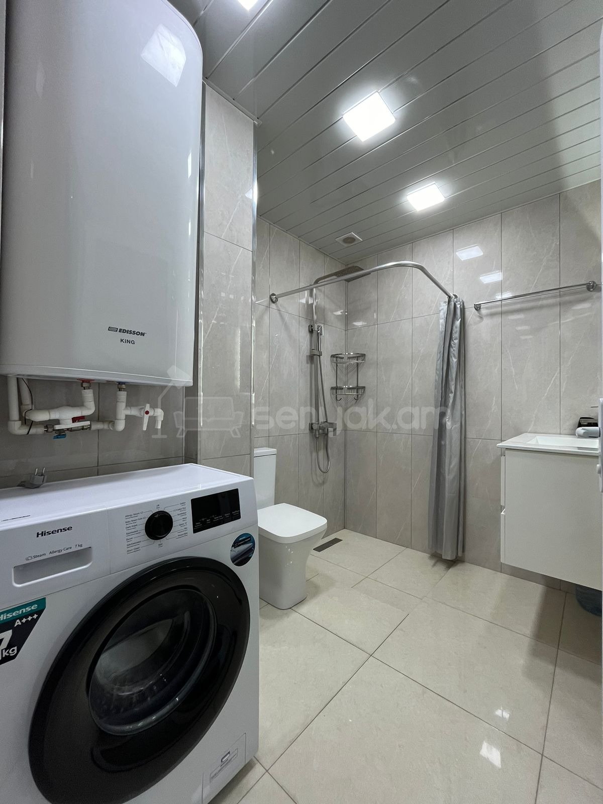 1 Սենյականոց Բնակարան Քարե Շենքում, 30քմ, 5/7 հարկ, Կապիտալ Վերանորոգված