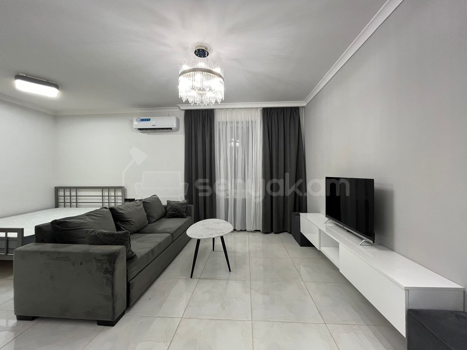 1 Սենյականոց Բնակարան Քարե Շենքում, 30քմ, 5/7 հարկ, Կապիտալ Վերանորոգված