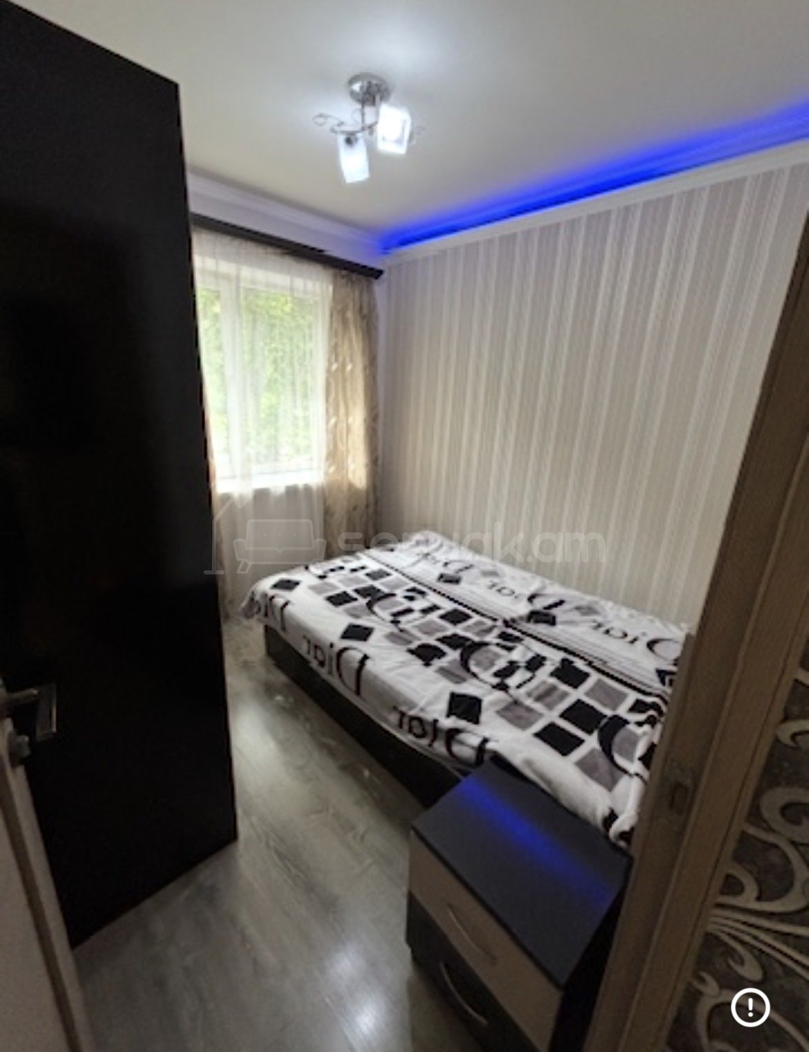 2 Սենյականոց Բնակարան Քարե Շենքում, 32քմ, 2/5 հարկ, Դիզայներական Վերանորոգված, Կահավորված