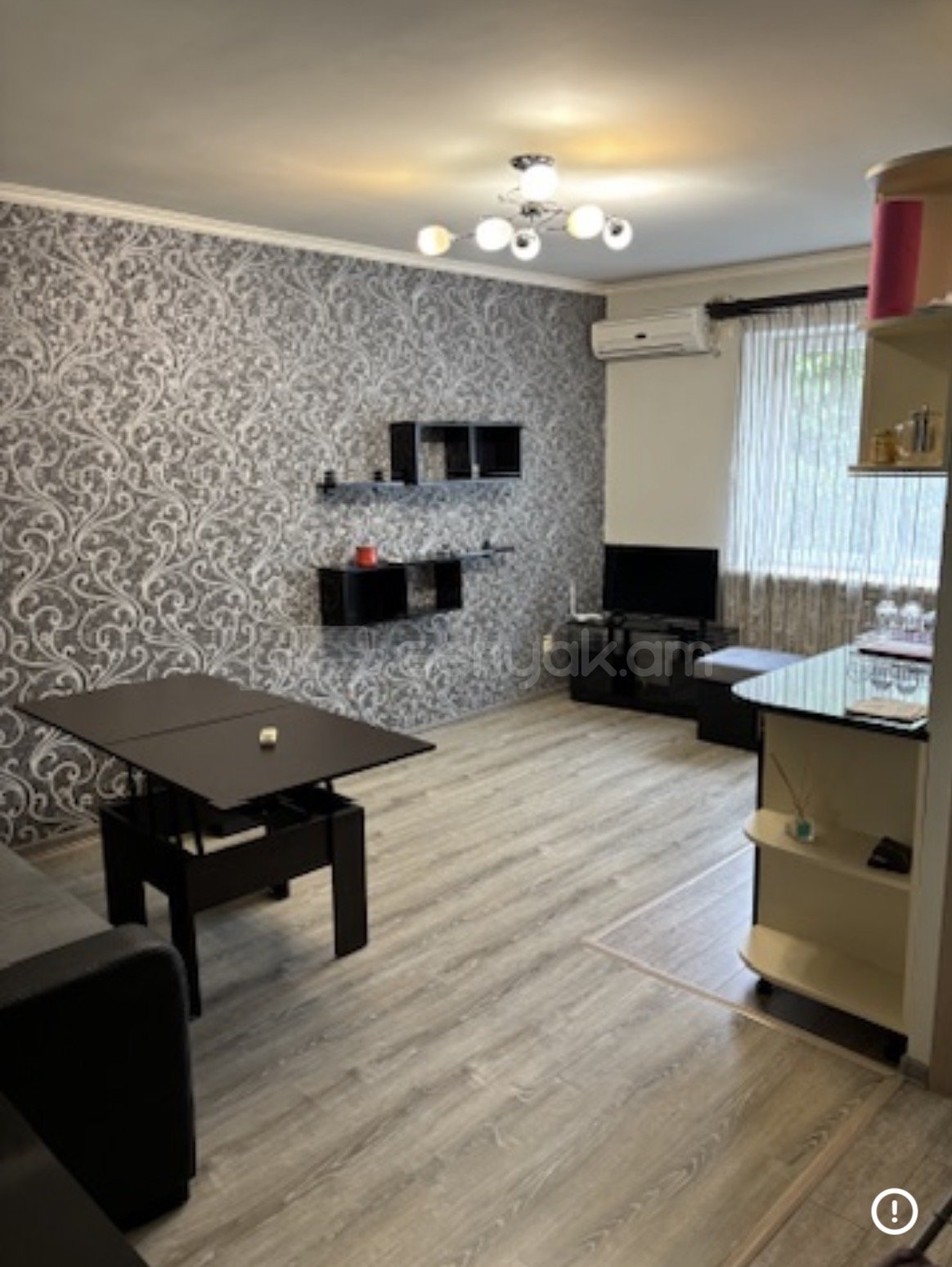 2 Սենյականոց Բնակարան Քարե Շենքում, 32քմ, 2/5 հարկ, Դիզայներական Վերանորոգված, Կահավորված