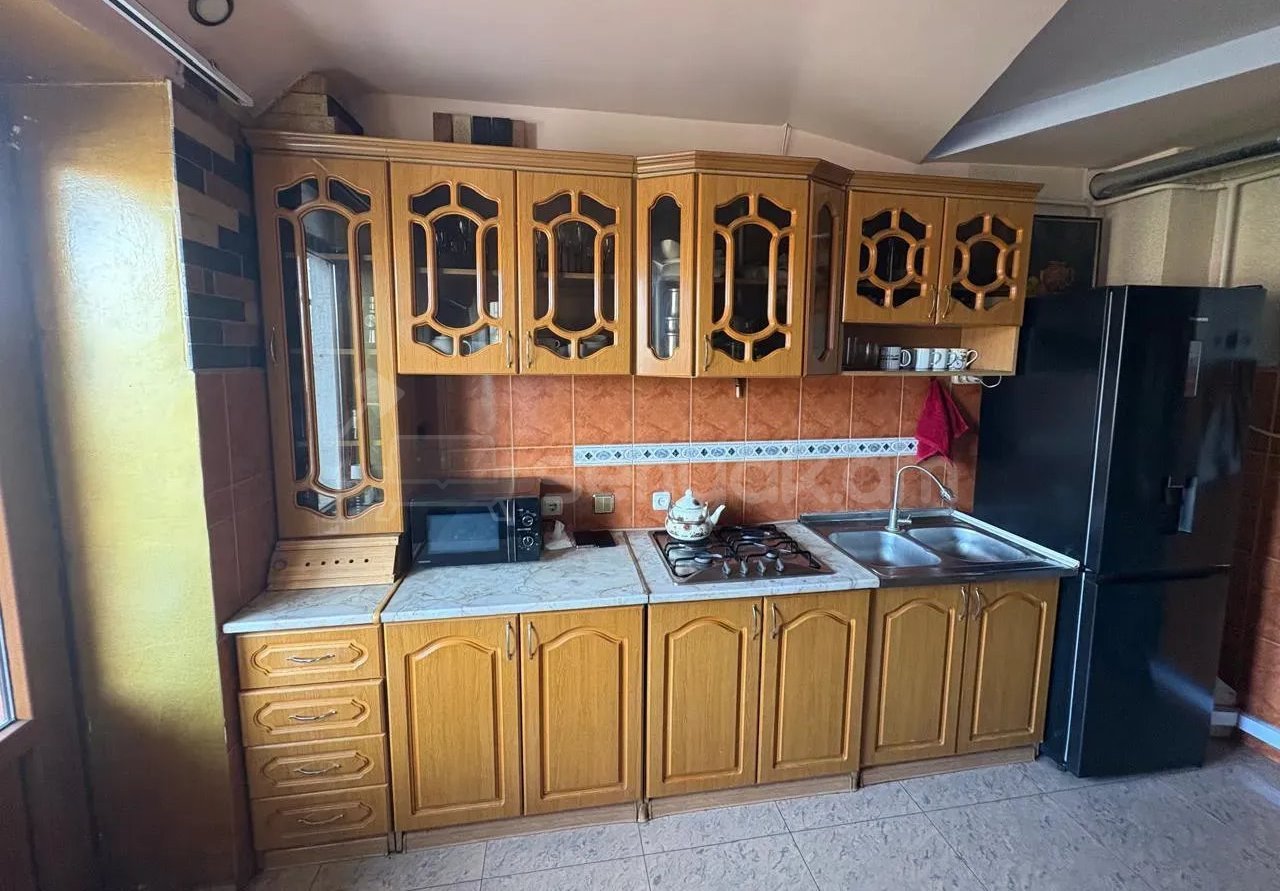 3 Սենյականոց Բնակարան Քարե Շենքում, 87քմ, 4/4 հարկ, Դիզայներական Վերանորոգված