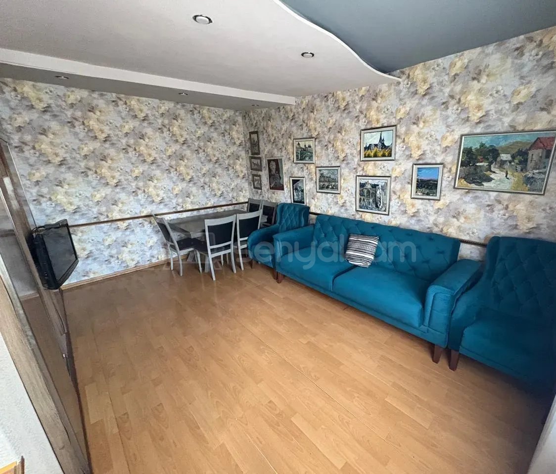 3 Սենյականոց Բնակարան Քարե Շենքում, 87քմ, 4/4 հարկ, Դիզայներական Վերանորոգված