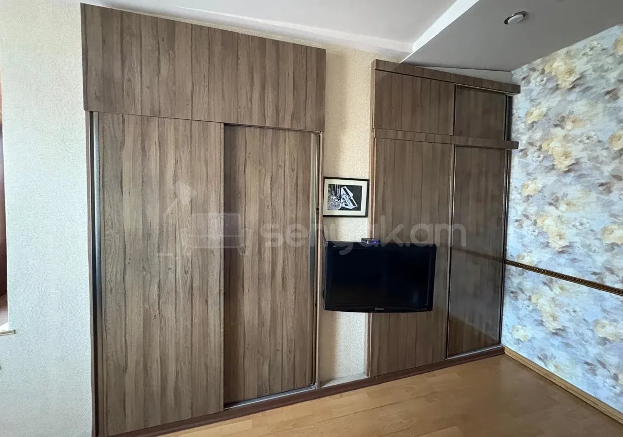 3 Սենյականոց Բնակարան Քարե Շենքում, 87քմ, 4/4 հարկ, Դիզայներական Վերանորոգված