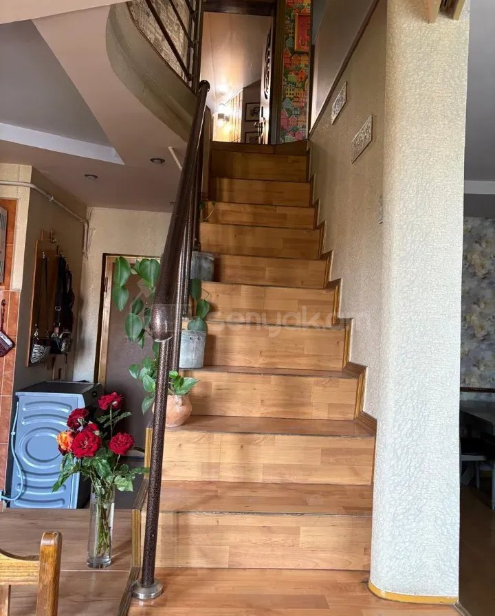 3 Սենյականոց Բնակարան Քարե Շենքում, 87քմ, 4/4 հարկ, Դիզայներական Վերանորոգված