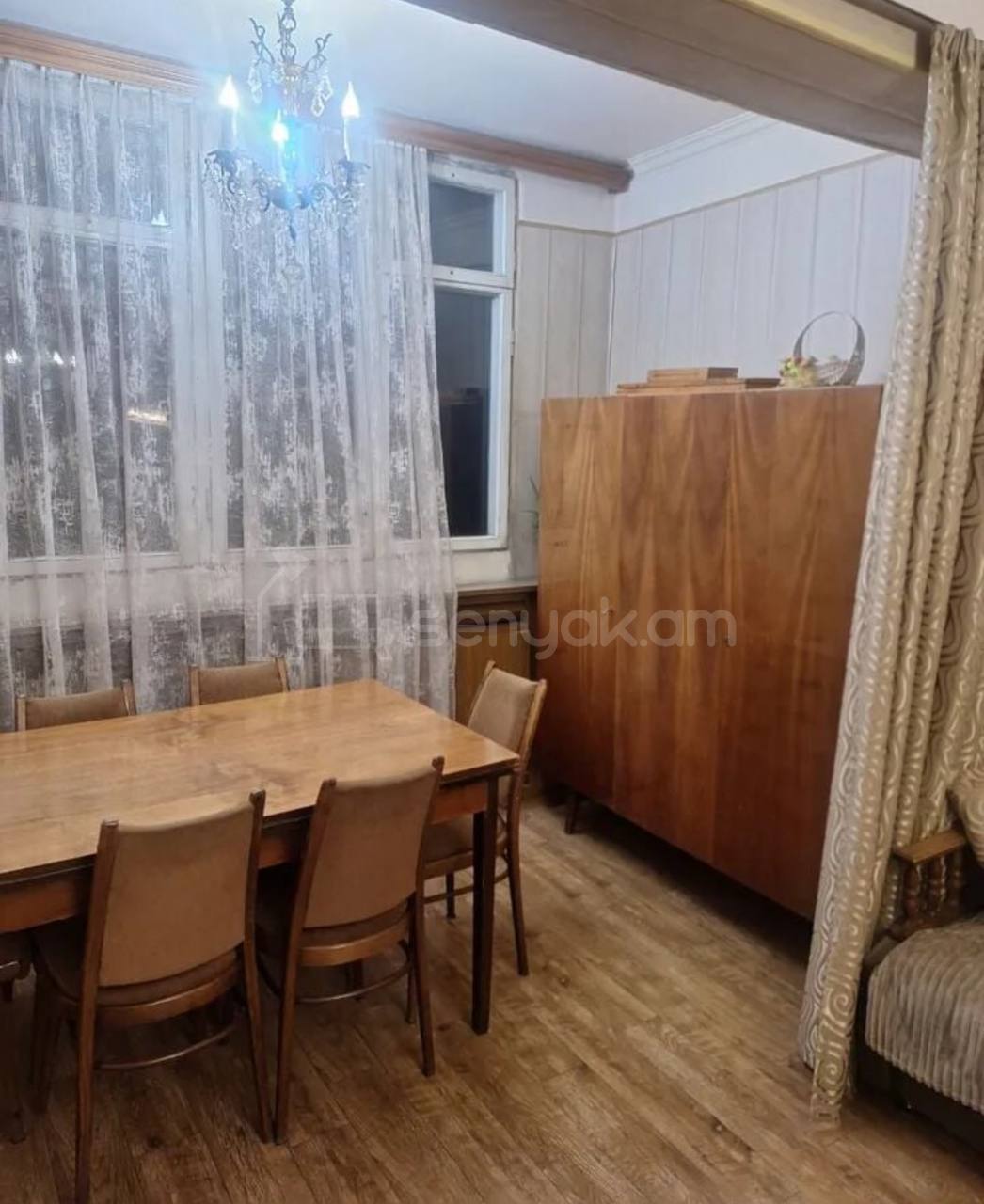 3 Սենյականոց Բնակարան Քարե Շենքում, 79քմ, 4/5 հարկ, Նորմալ Վիճակում, Կահավորված