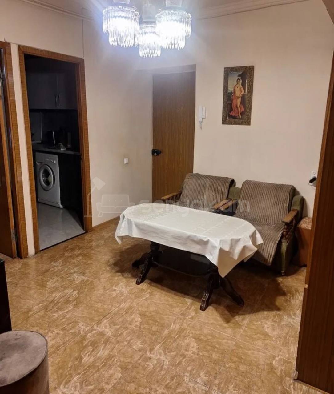 3 Սենյականոց Բնակարան Քարե Շենքում, 79քմ, 4/5 հարկ, Նորմալ Վիճակում, Կահավորված