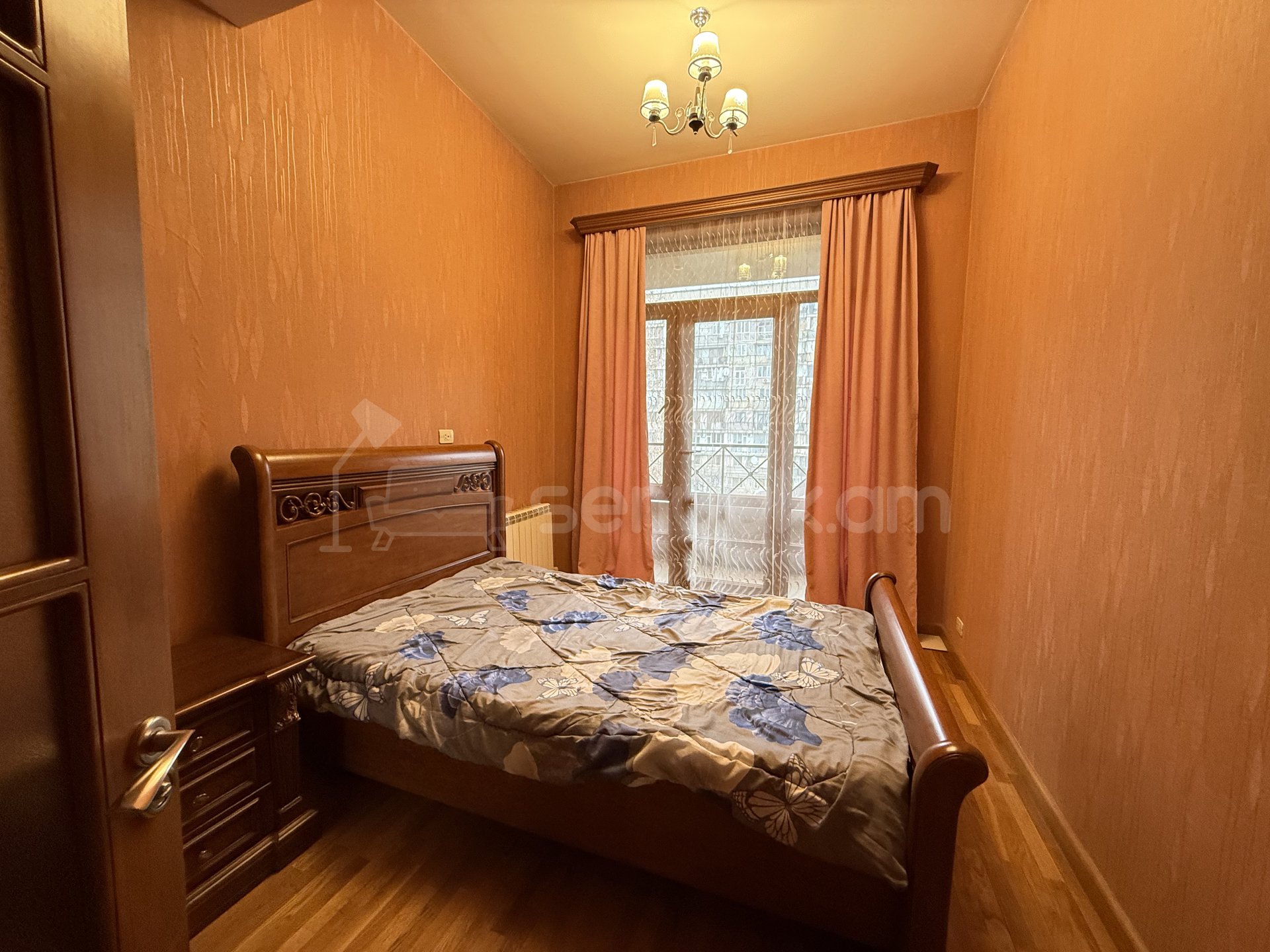 4 Սենյականոց Բնակարան Քարե Շենքում, 179քմ, 5/5 հարկ, Կապիտալ Վերանորոգված, Կահավորված, Արևկող