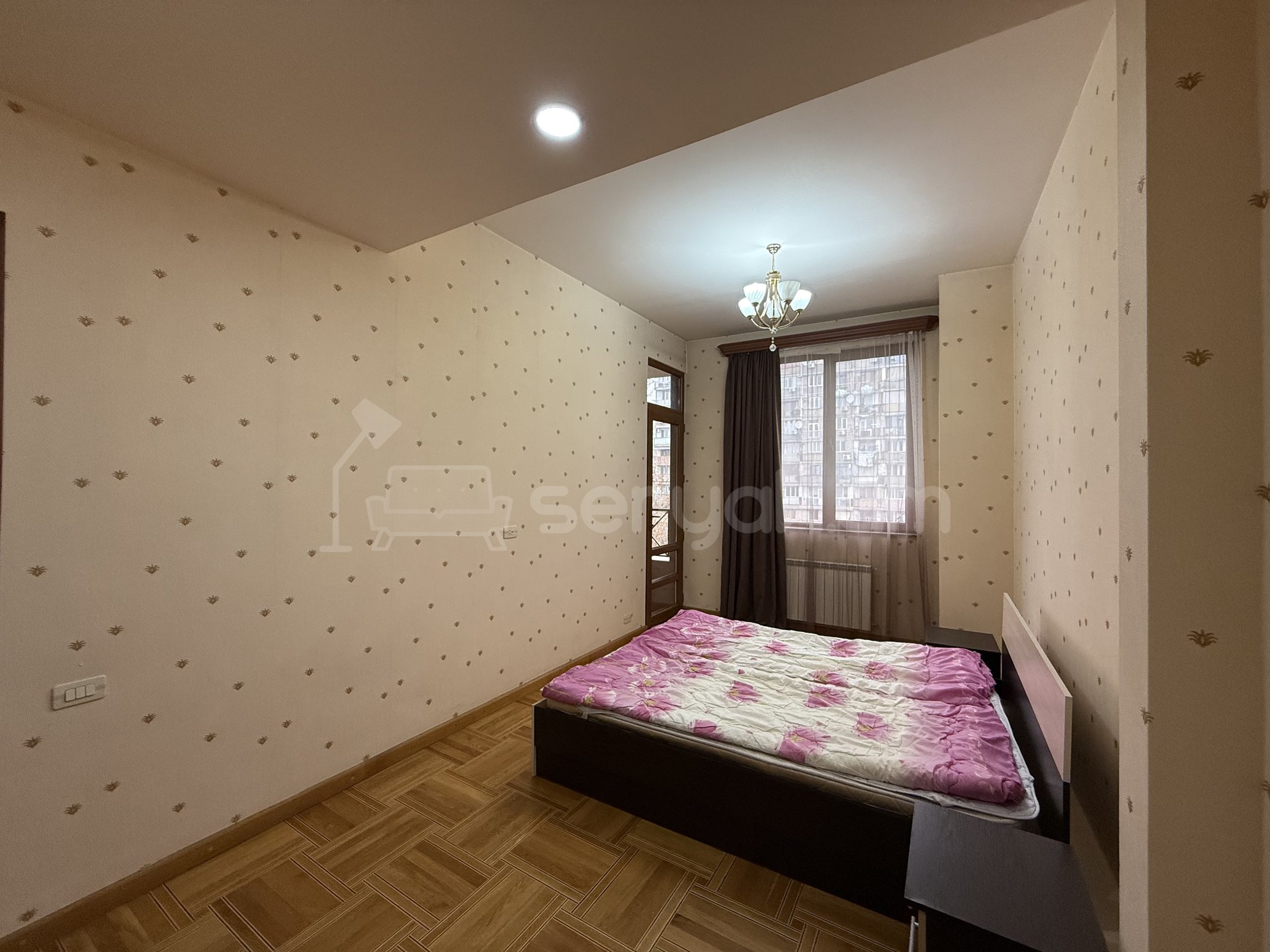 4 Սենյականոց Բնակարան Քարե Շենքում, 179քմ, 5/5 հարկ, Կապիտալ Վերանորոգված, Կահավորված, Արևկող