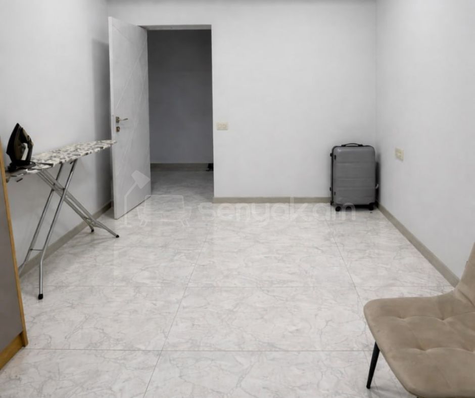 3 Սենյականոց Բնակարան Քարե Շենքում, 62քմ, 5/5 հարկ, Կապիտալ Վերանորոգված