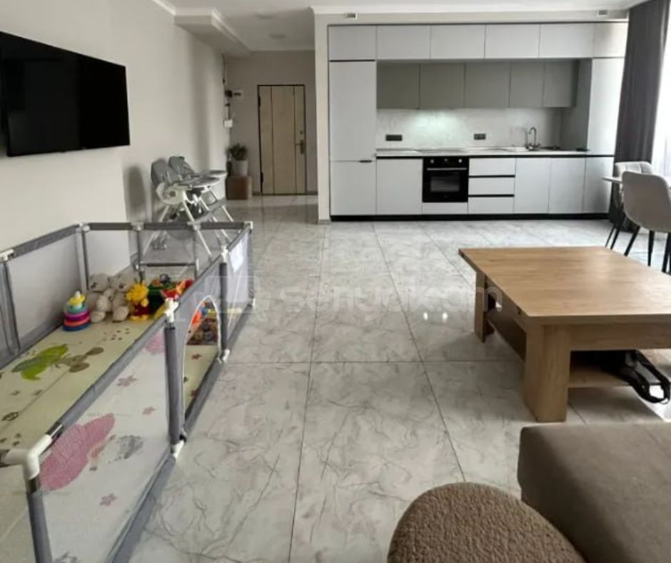 3 Սենյականոց Բնակարան Քարե Շենքում, 62քմ, 5/5 հարկ, Կապիտալ Վերանորոգված