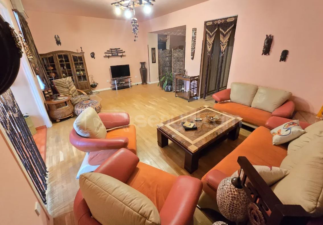 2 Սենյականոց Բնակարան Քարե Շենքում, 85քմ, 2/4 հարկ, Դիզայներական Վերանորոգված, Կահավորված