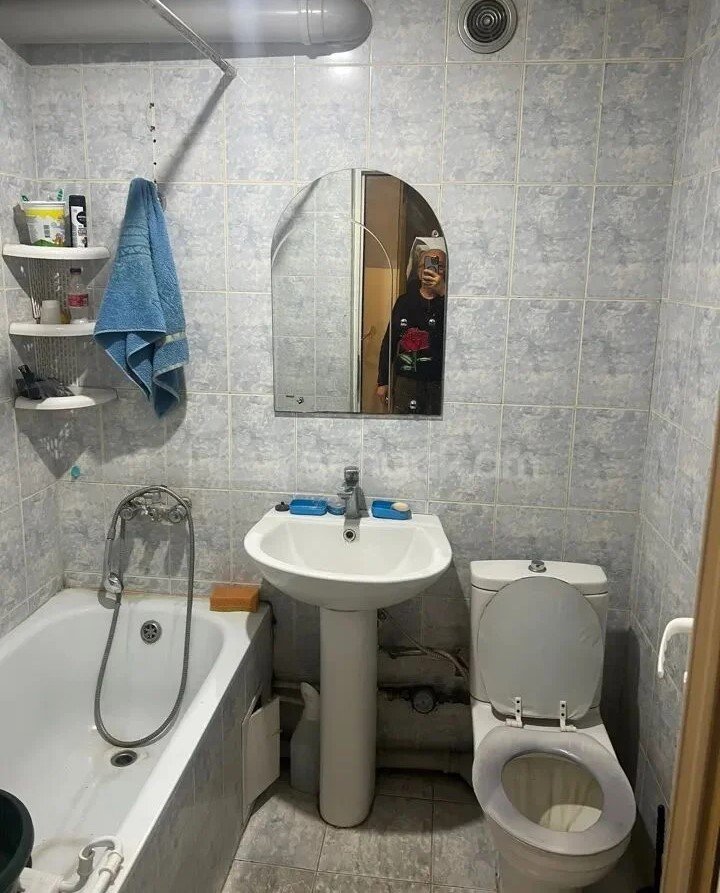 1 Սենյականոց Բնակարան, 40քմ, 3/10 հարկ, Պետական Վիճակում