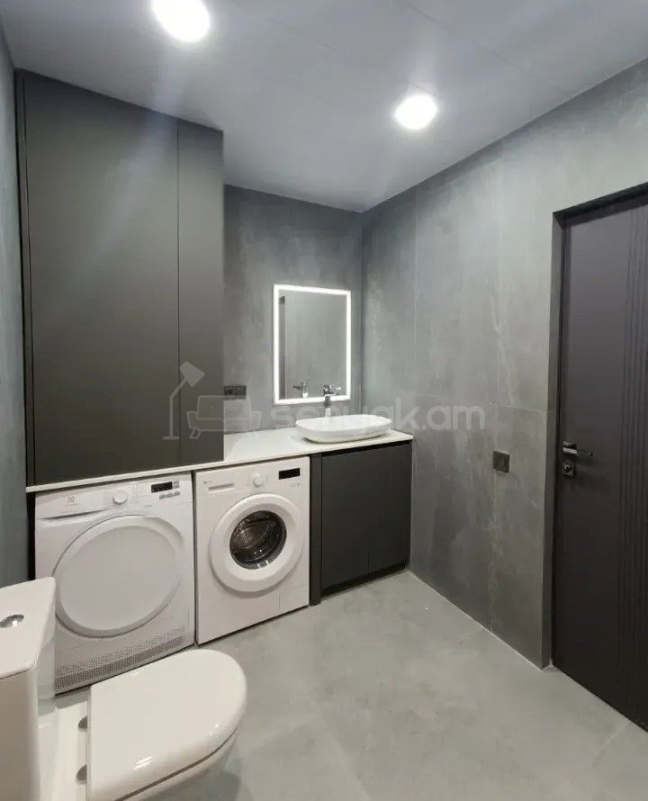 3 Սենյականոց Բնակարան Նորակառույցում, 70քմ, 12/13 հարկ, Կապիտալ Վերանորոգված