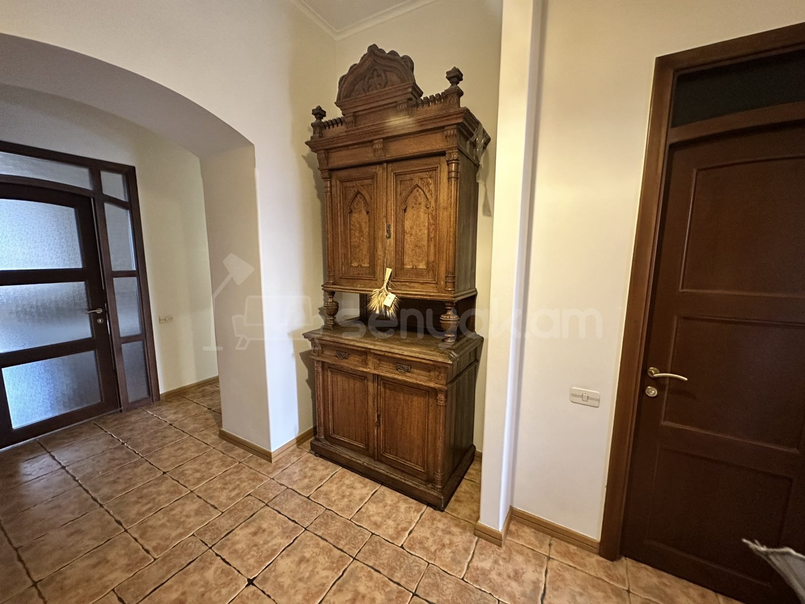 3 Սենյականոց Բնակարան Քարե Շենքում, 98քմ, 4/5 հարկ, Դիզայներական Վերանորոգված