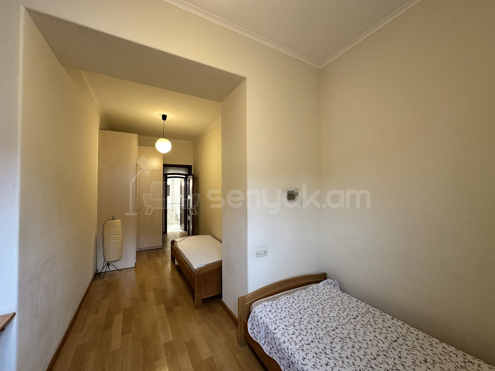 3 Սենյականոց Բնակարան Քարե Շենքում, 98քմ, 4/5 հարկ, Դիզայներական Վերանորոգված