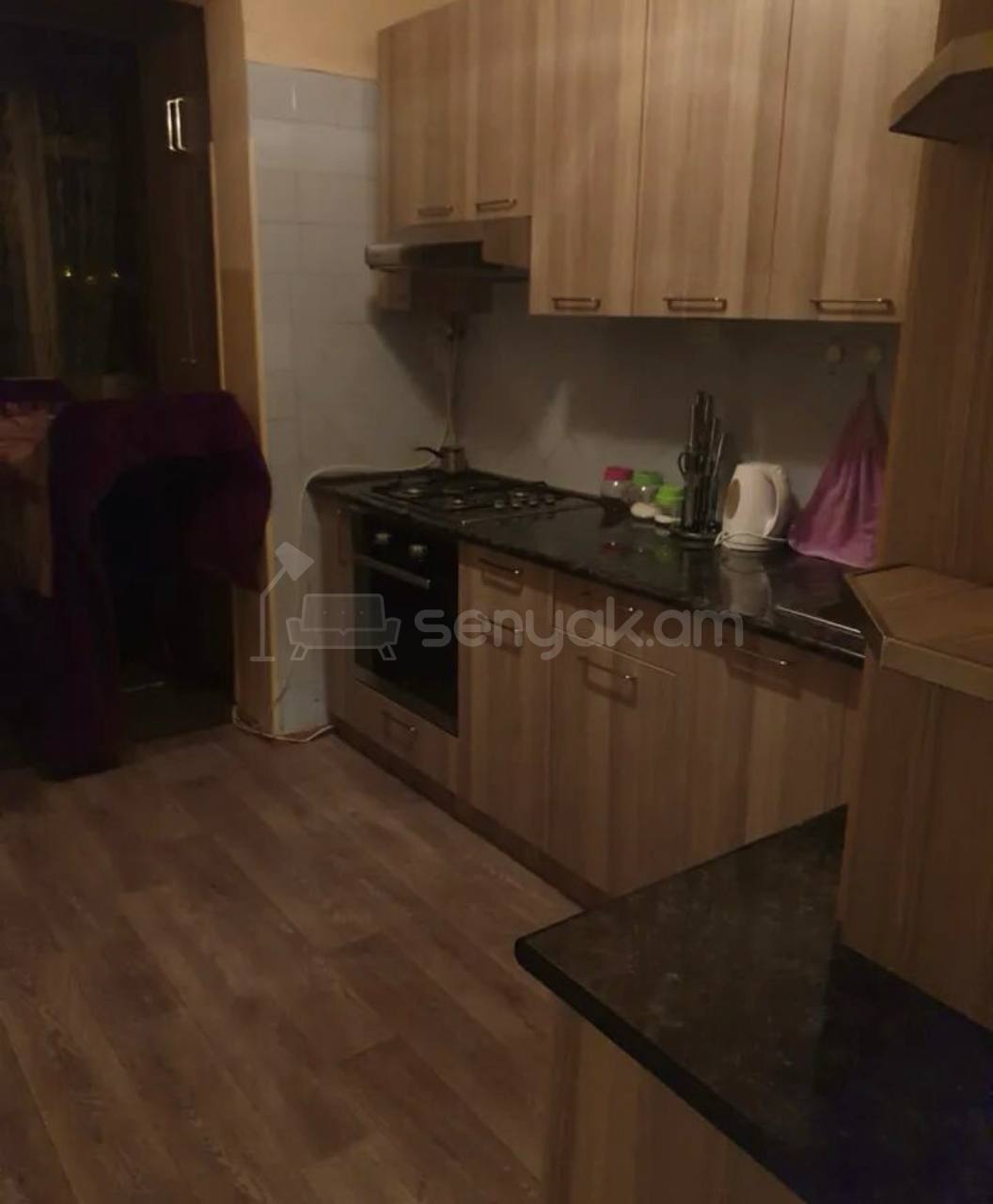 2 Սենյականոց Բնակարան Քարե Շենքում, 62քմ, 2/5 հարկ, Պետական Վիճակում