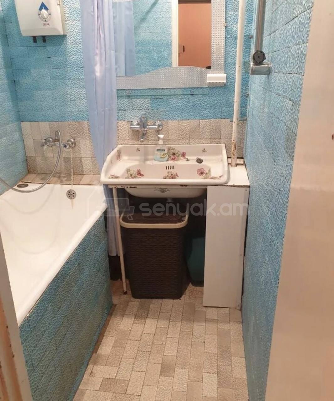 2 Սենյականոց Բնակարան Քարե Շենքում, 62քմ, 2/5 հարկ, Պետական Վիճակում