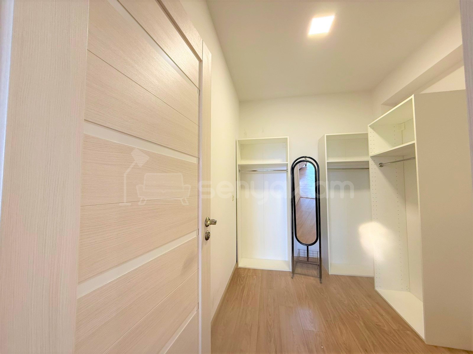 3 Սենյականոց Բնակարան, 120քմ, 8/11 հարկ, Կապիտալ Վերանորոգված, Մասամբ Կահավորված, Արևկող