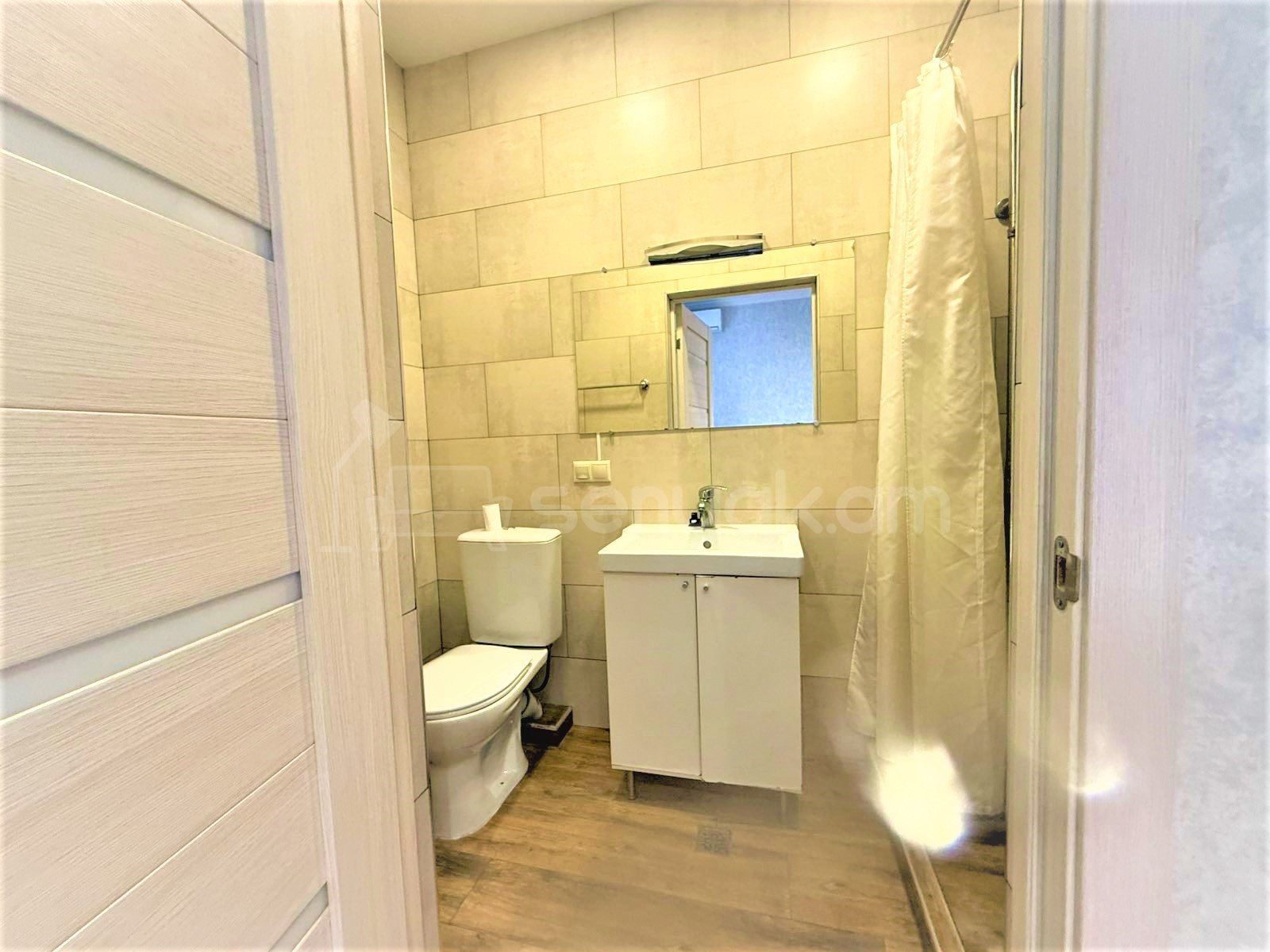 3 Սենյականոց Բնակարան, 120քմ, 8/11 հարկ, Կապիտալ Վերանորոգված, Մասամբ Կահավորված, Արևկող