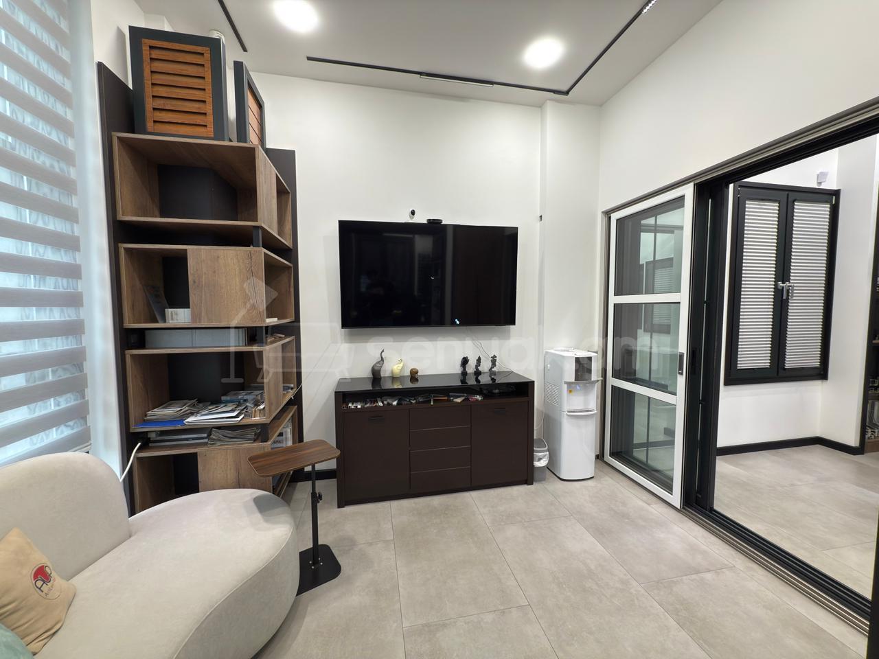 Օֆիսային Տարածք, 80քմ