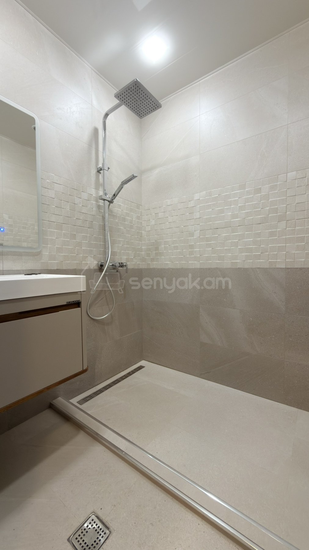 2 Սենյականոց Բնակարան Քարե Շենքում, 48քմ, 1/5 հարկ, Կապիտալ Վերանորոգված