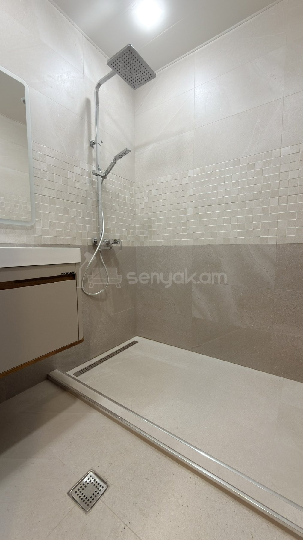 2 Սենյականոց Բնակարան Քարե Շենքում, 48քմ, 1/5 հարկ, Կապիտալ Վերանորոգված