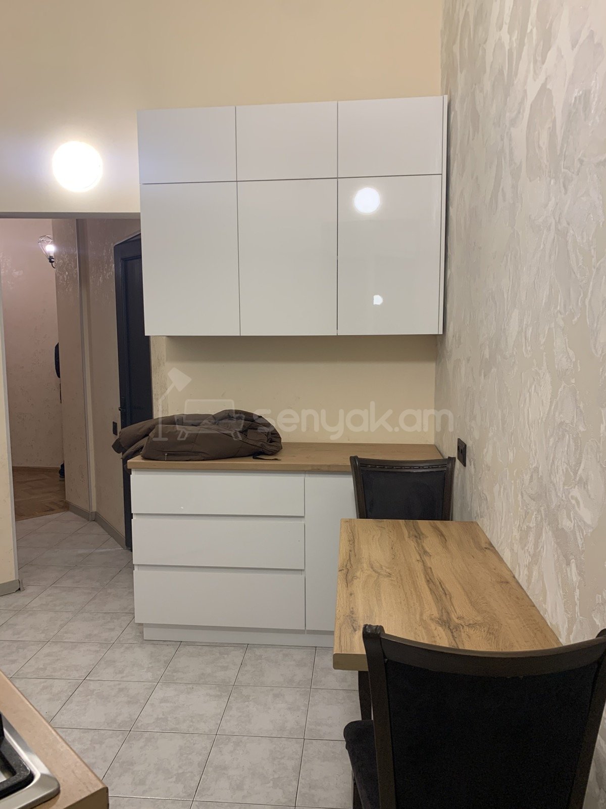 2 Սենյականոց Բնակարան Քարե Շենքում, 60քմ, 3/5 հարկ, Կապիտալ Վերանորոգված, Կահավորված, Արևկող