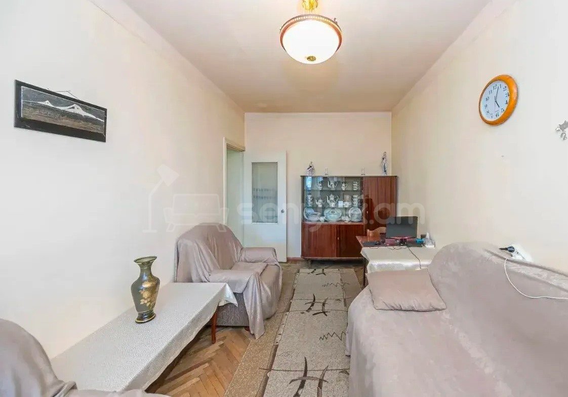 1 Սենյականոց Բնակարան Քարե Շենքում, 45քմ, 4/5 հարկ, Կոսմետիկ Վերանորոգված