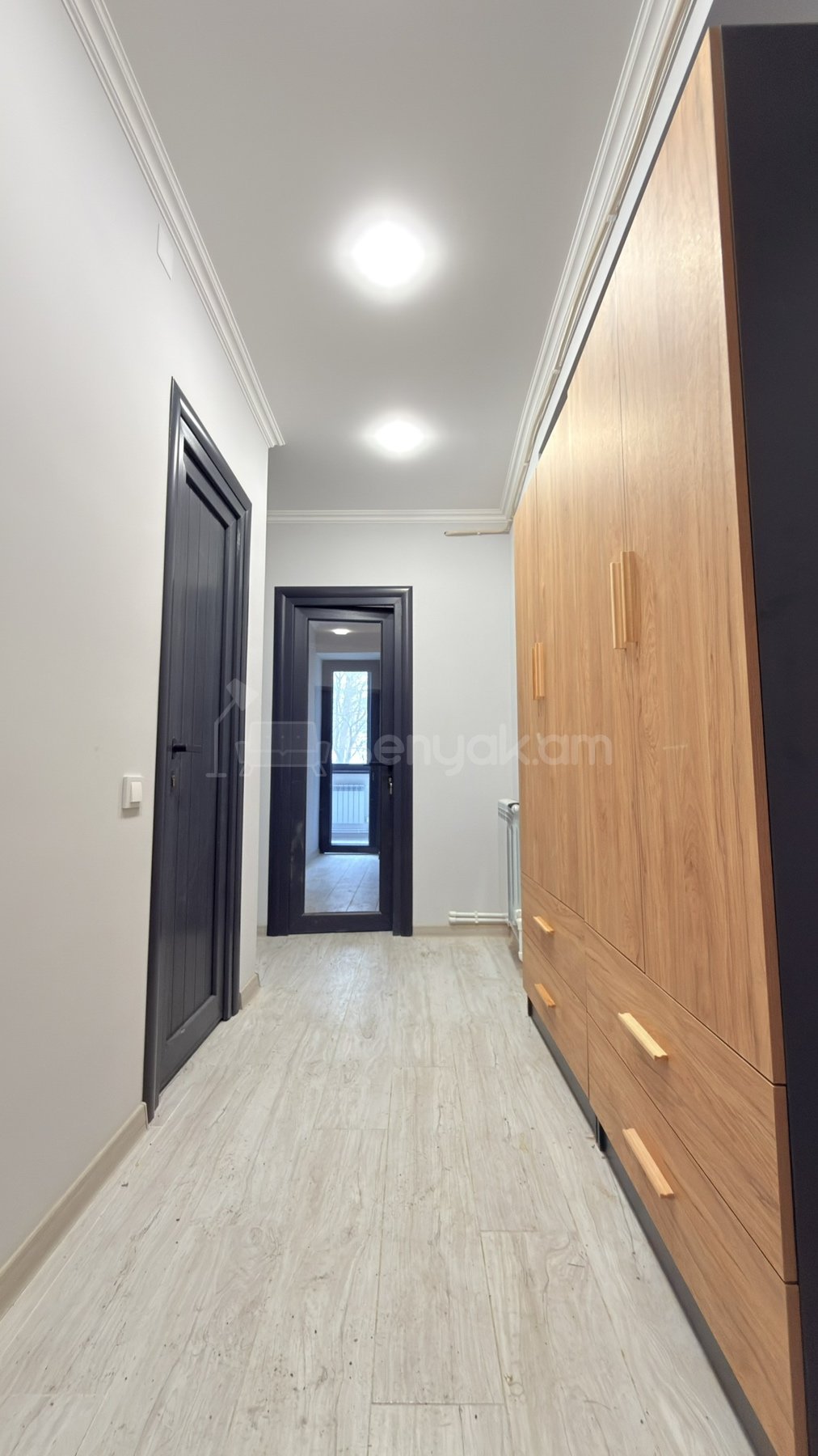 1 Սենյականոց Բնակարան Քարե Շենքում, 48քմ, 1/5 հարկ, Կապիտալ Վերանորոգված