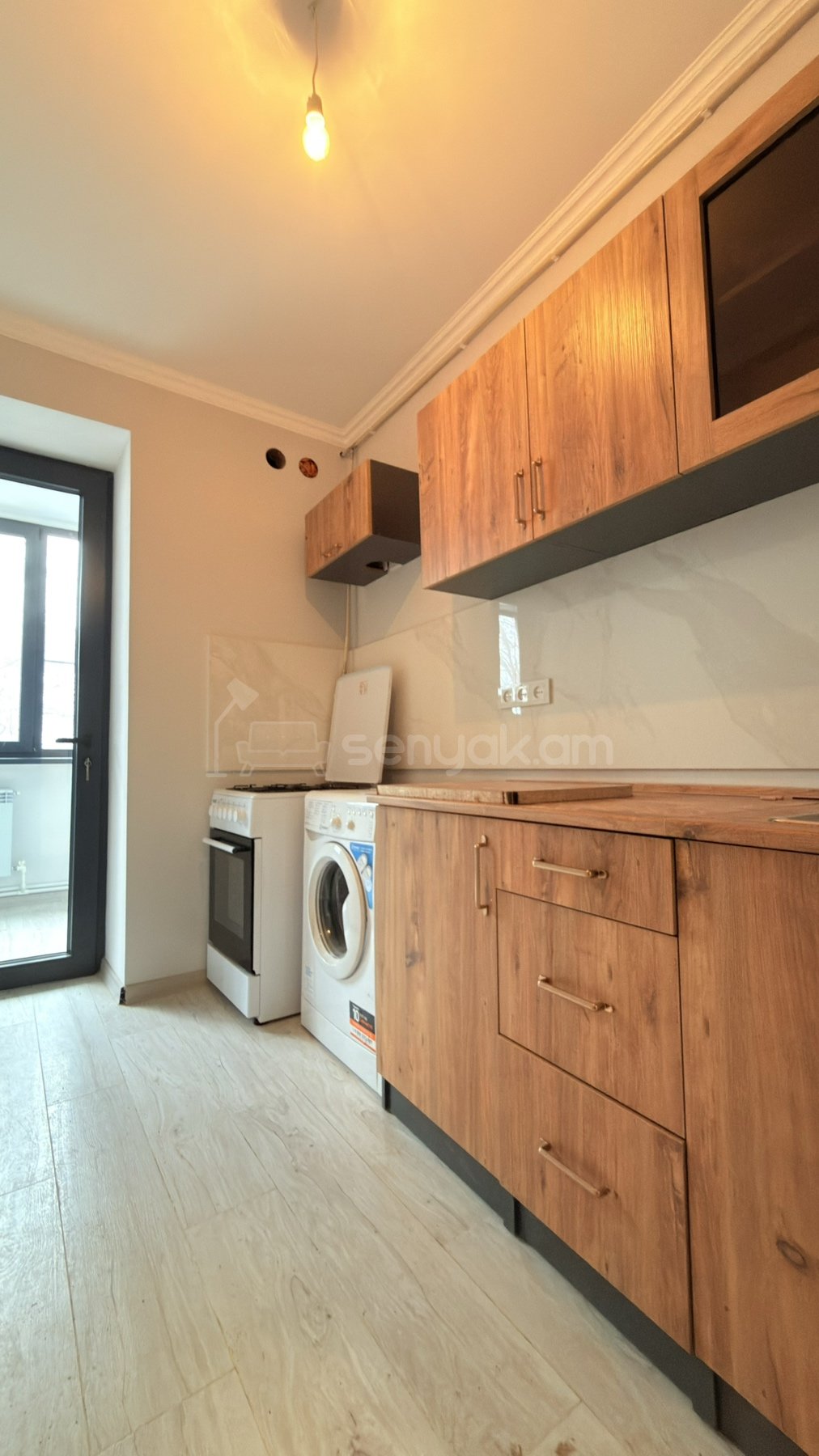 1 Սենյականոց Բնակարան Քարե Շենքում, 48քմ, 1/5 հարկ, Կապիտալ Վերանորոգված